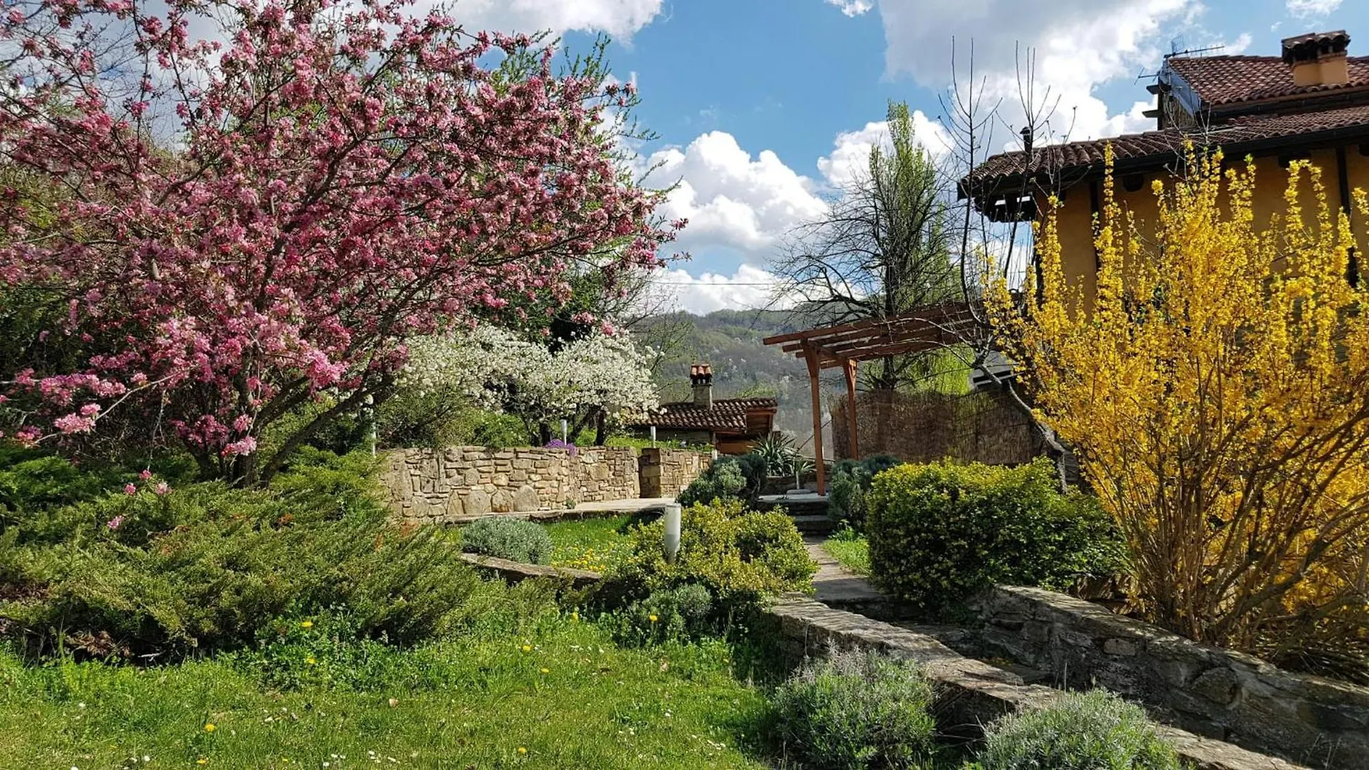 مزرعة للإقامة Agriturismo Fattoria Ca Di Sole San Benedetto Val di Sambro